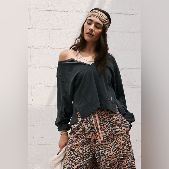 NWOT Winner layer by FP Movement from Free People in size Large - Picture 10 of 11